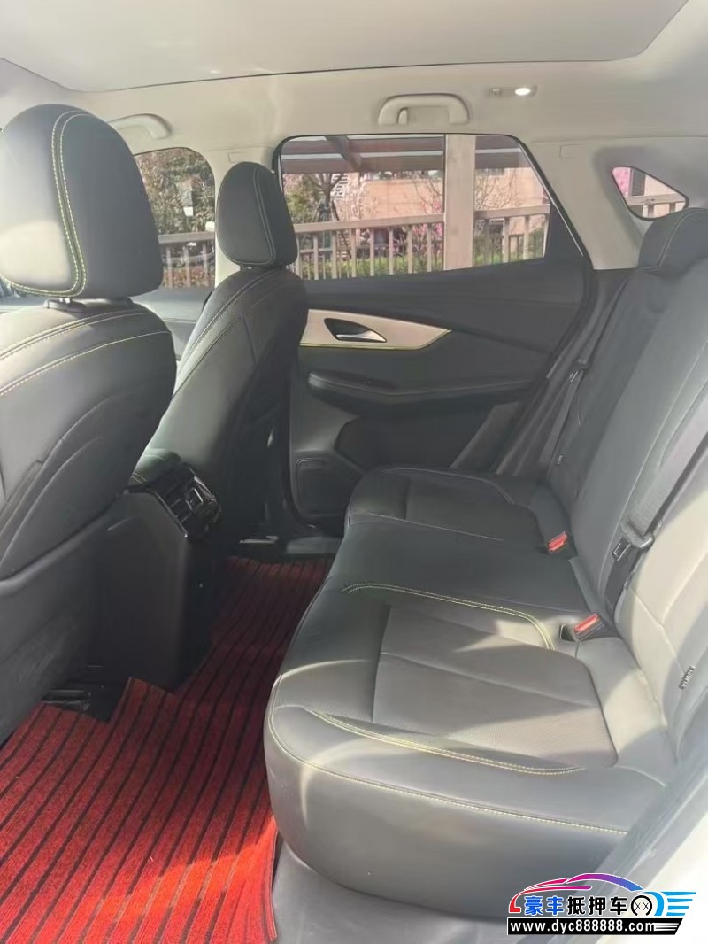 24年东风雷霆轿车抵押车出售