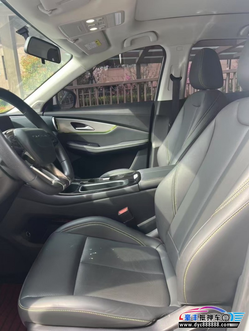 24年东风雷霆轿车抵押车出售