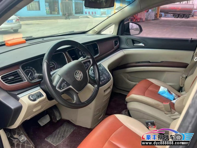 17年别克GL8轿车抵押车出售