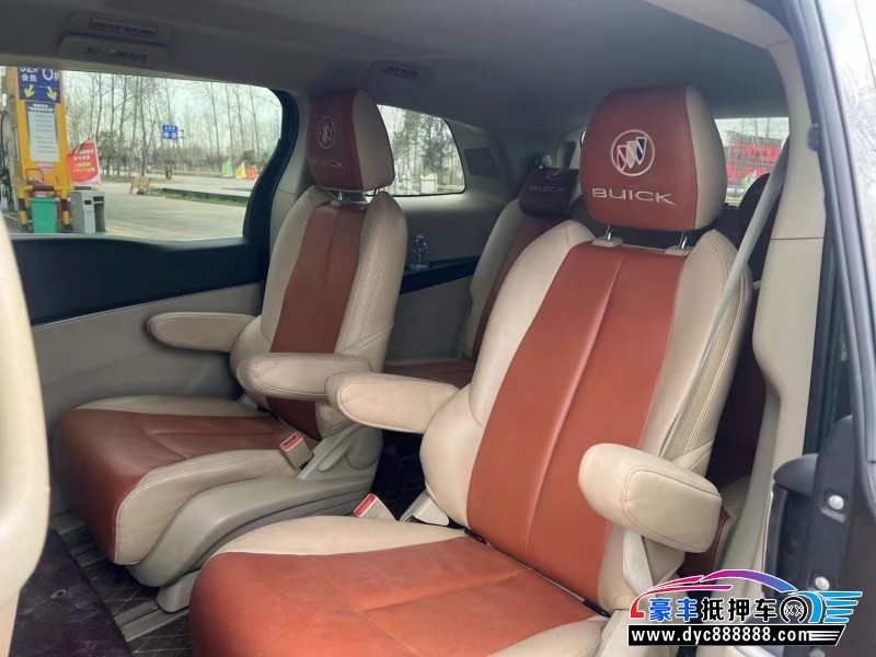 17年别克GL8轿车抵押车出售