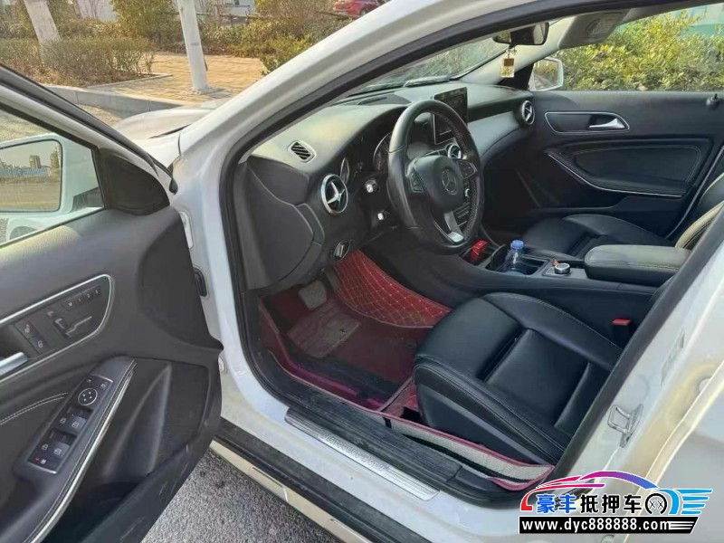 16年奔驰GLA轿车抵押车出售