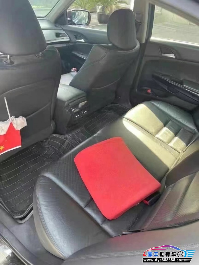 13年本田雅阁轿车抵押车出售