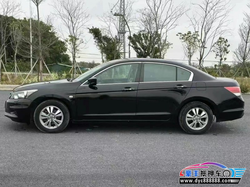 12年本田雅阁轿车抵押车出售