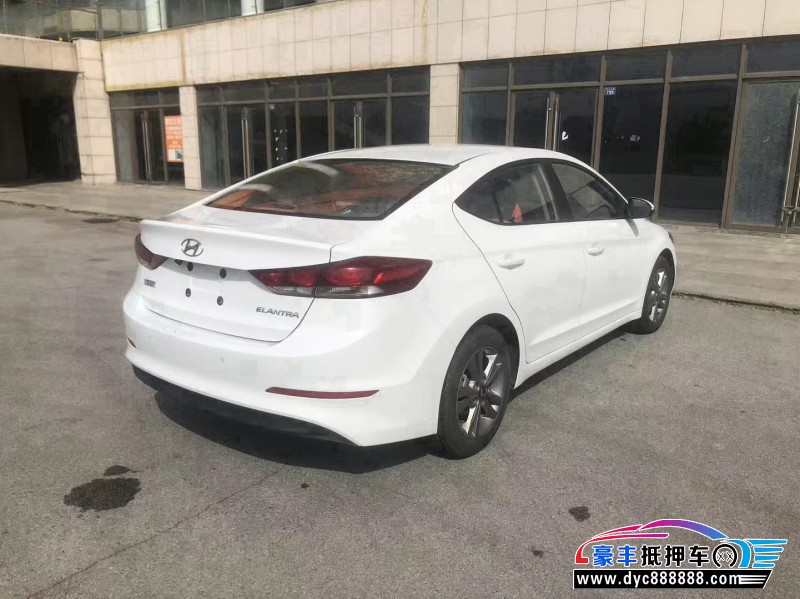 20年现代悦纳轿车抵押车出售