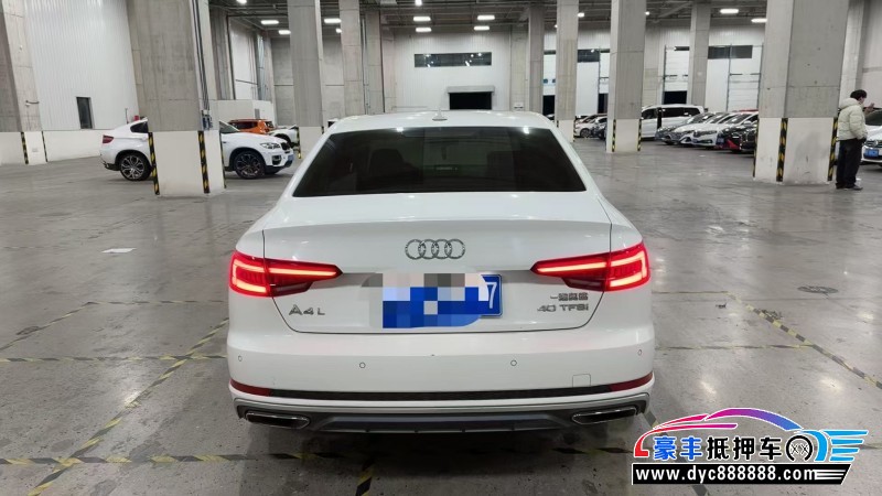 19年奥迪A4轿车抵押车出售