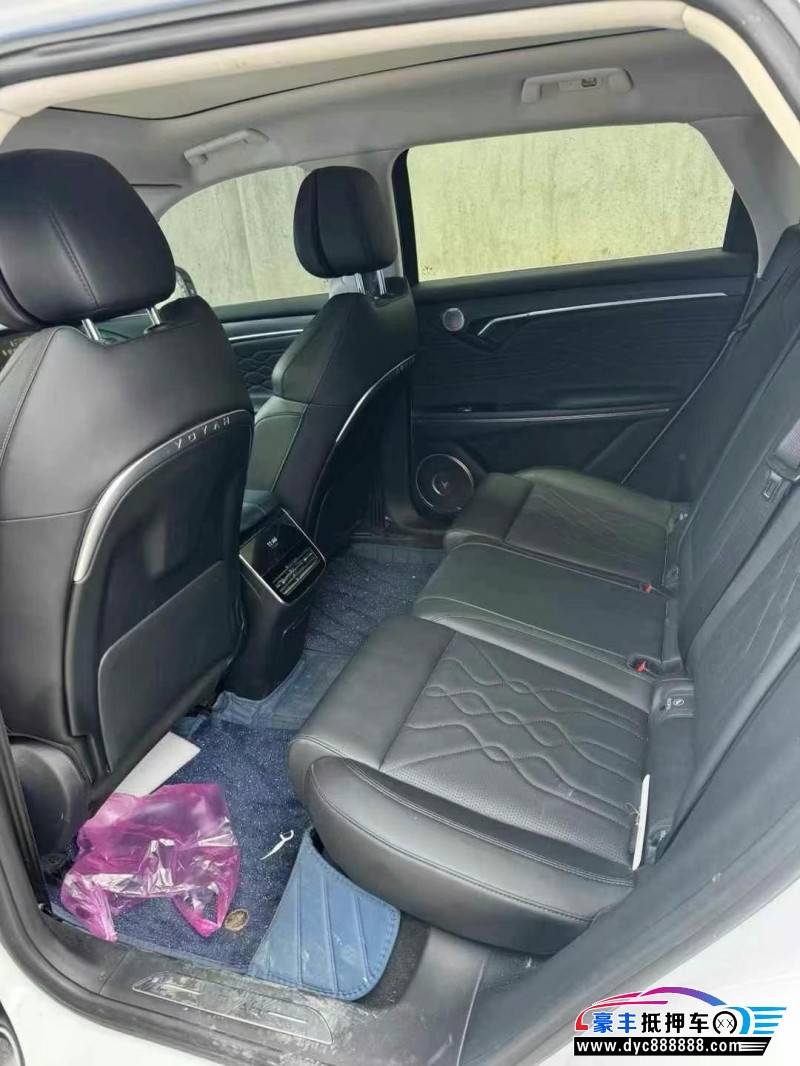 24年岚图FREE轿车抵押车出售