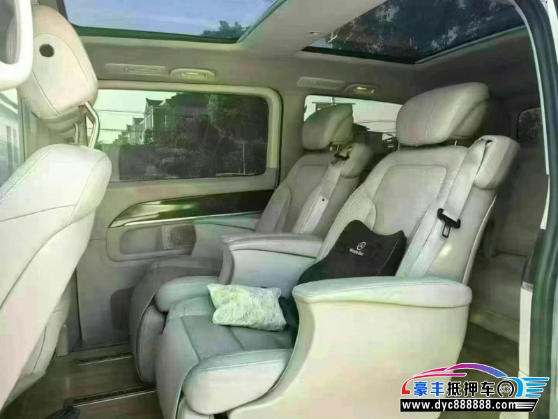 16年奔驰V轿车抵押车出售