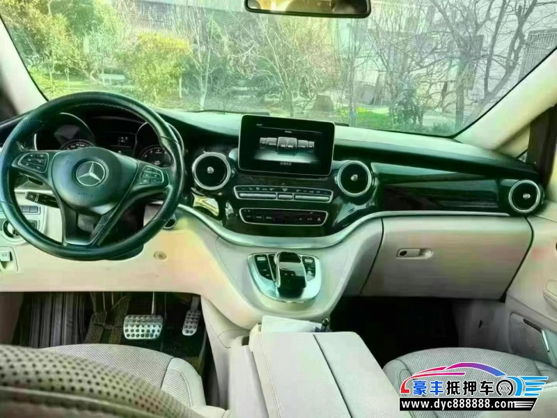 16年奔驰V轿车抵押车出售