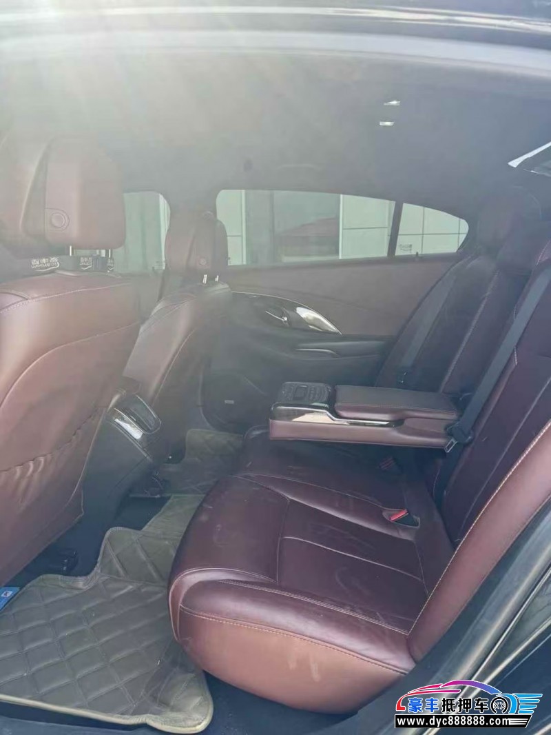 25年别克君越轿车抵押车出售