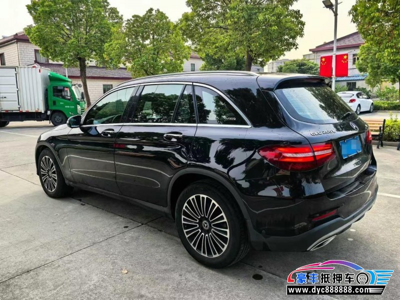 19年奔驰GLC轿车抵押车出售