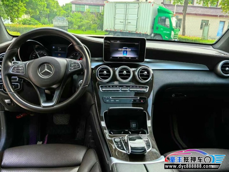 19年奔驰GLC轿车抵押车出售