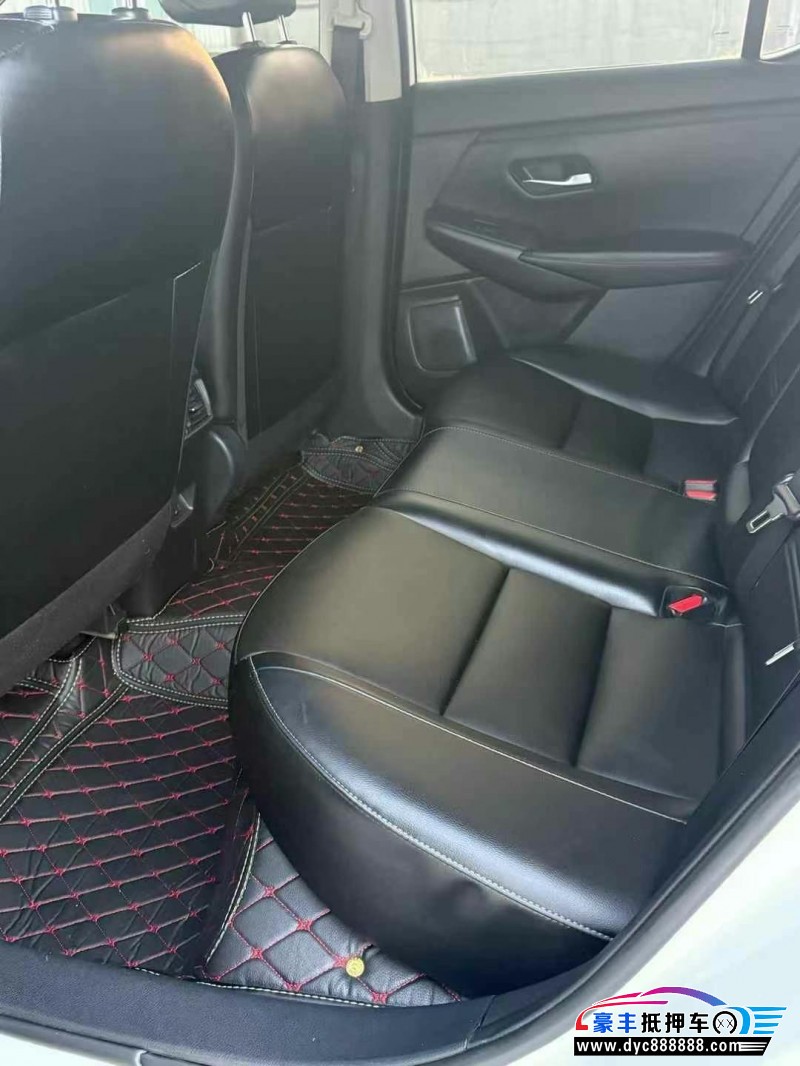 22年日产轩逸轿车抵押车出售