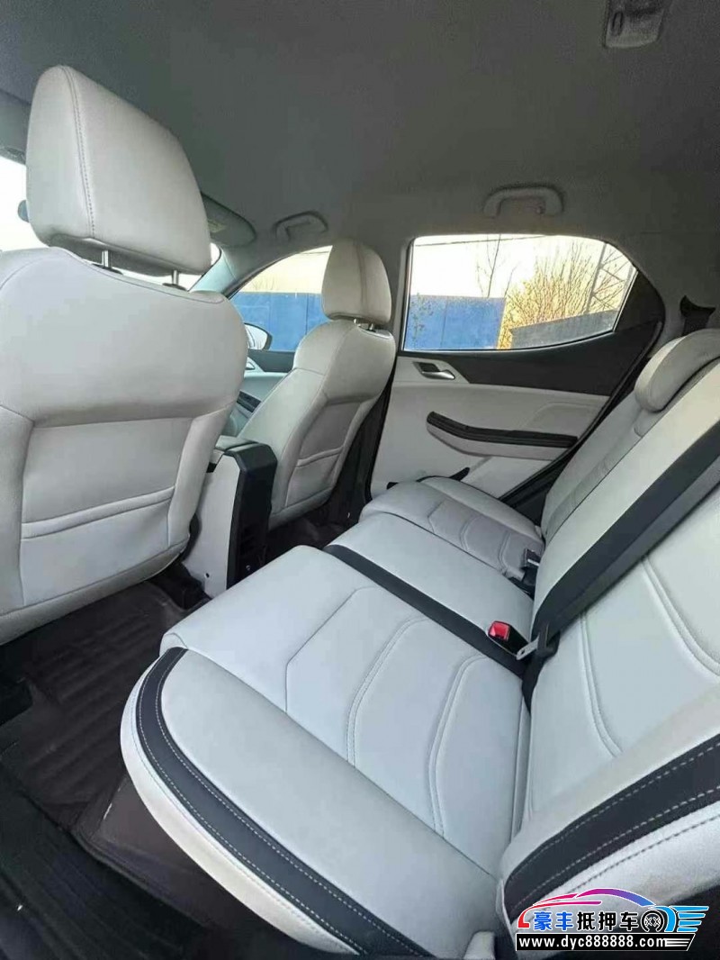 22年比亚迪元轿车抵押车出售