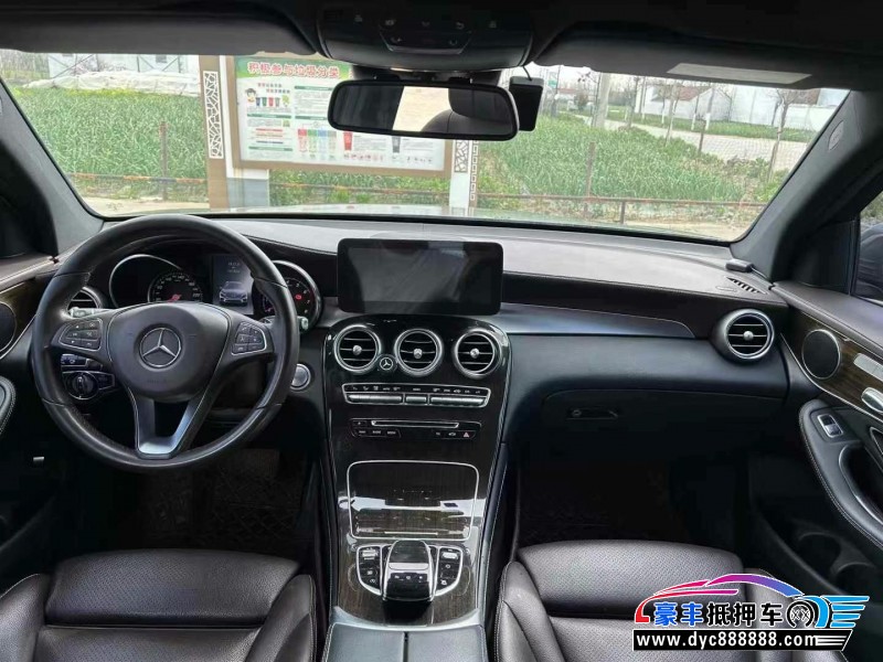 16年奔驰GLC轿车抵押车出售