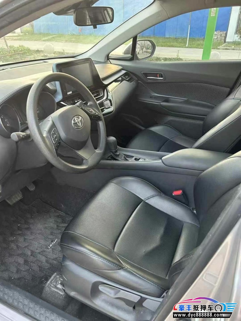 22年丰田C-HR轿车抵押车出售