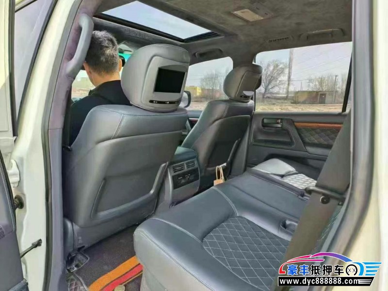 13年丰田兰德酷路泽（陆巡）轿车抵押车出售