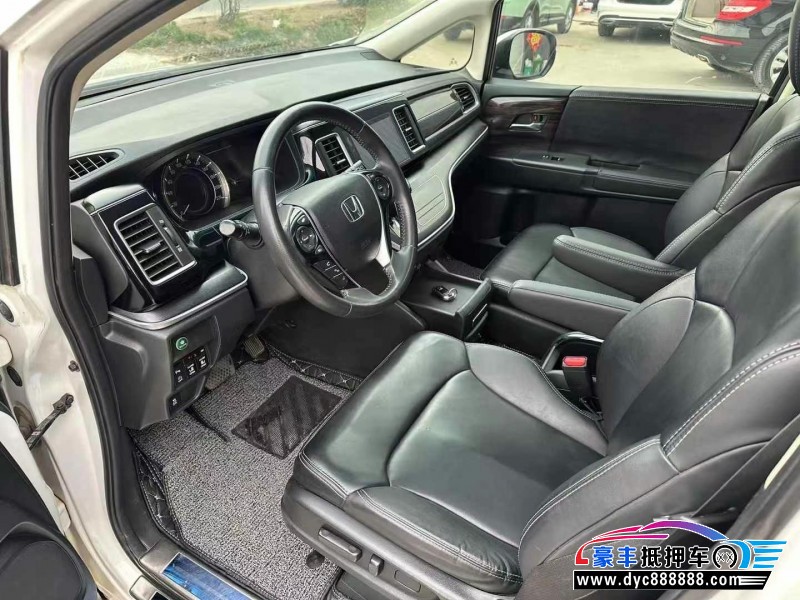 17年本田艾力绅轿车抵押车出售