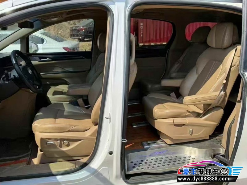 20年别克GL8轿车抵押车出售