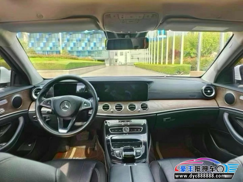 17年奔驰E轿车抵押车出售