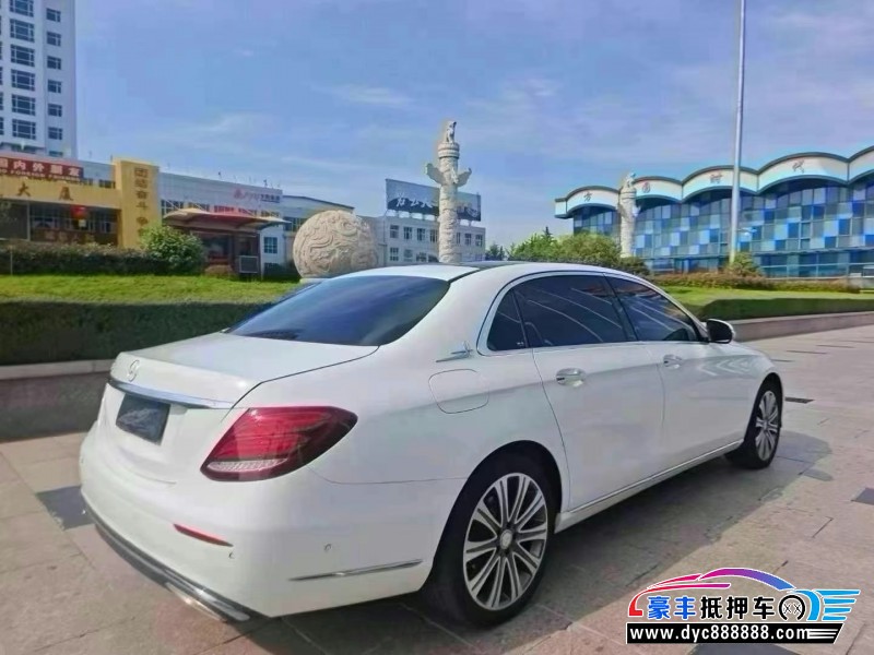 17年奔驰E轿车抵押车出售