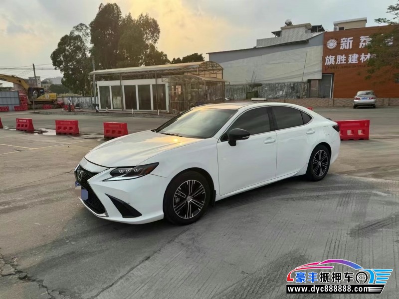 14年雷克萨斯ES轿车抵押车出售