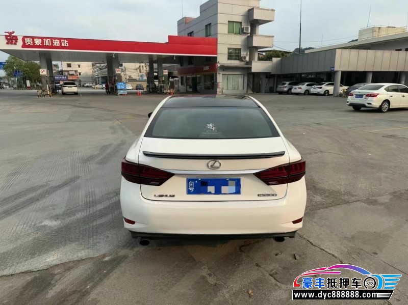 14年雷克萨斯ES轿车抵押车出售