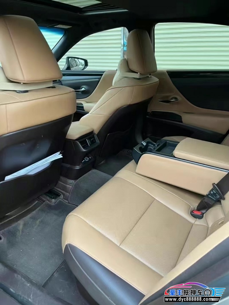 20年雷克萨斯ES轿车抵押车出售