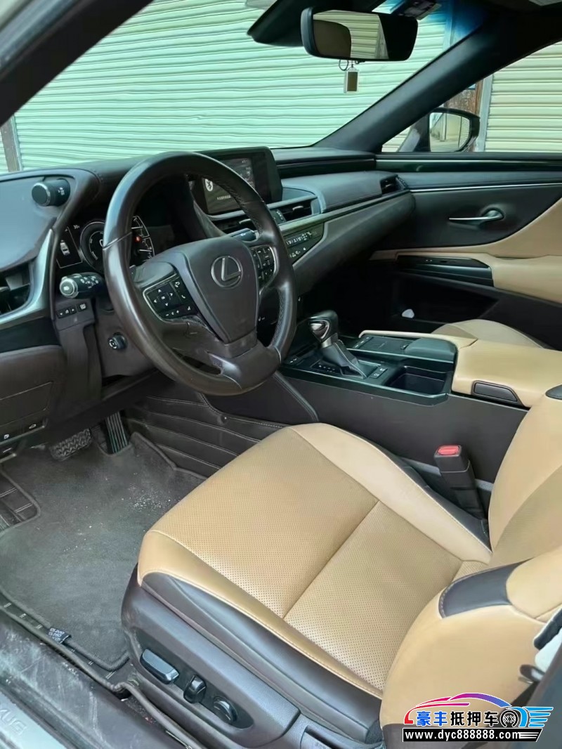 20年雷克萨斯ES轿车抵押车出售