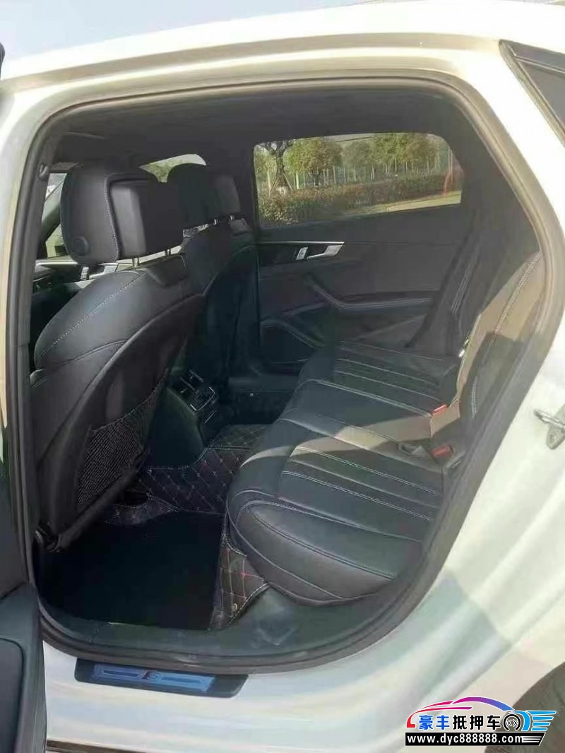 24年奥迪A4L轿车抵押车出售