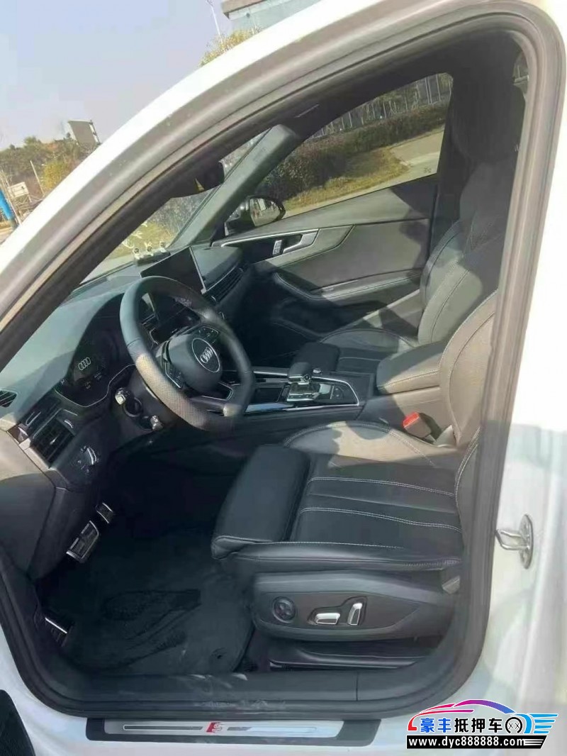 24年奥迪A4L轿车抵押车出售