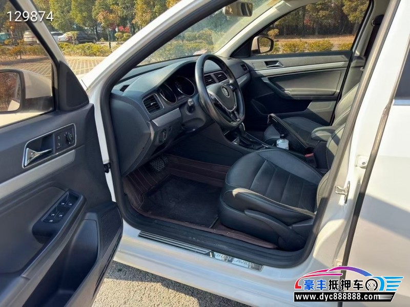 17年大众朗行轿车抵押车出售