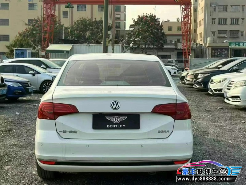 18年大众宝来轿车抵押车出售