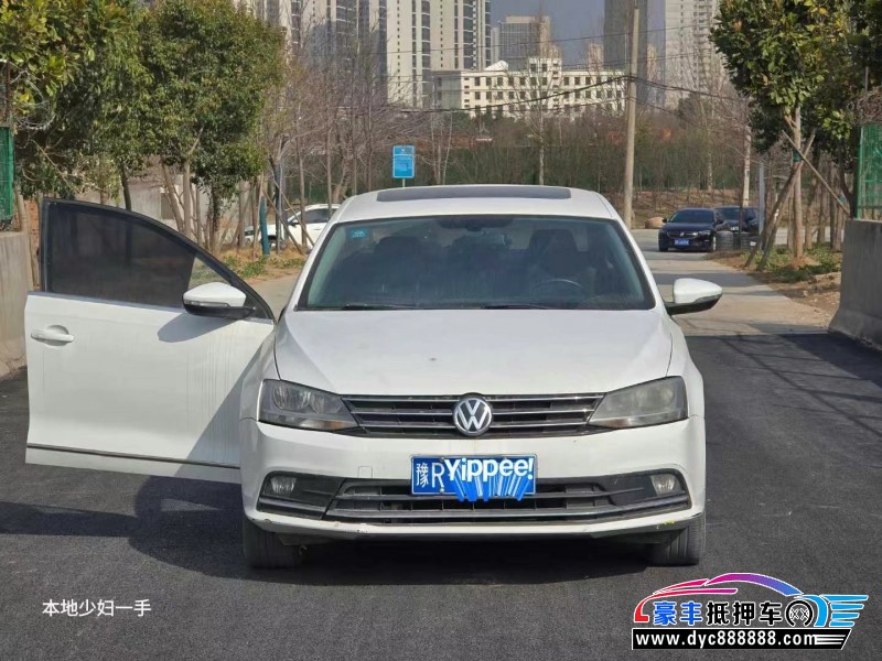抵押车出售18年大众速腾轿车