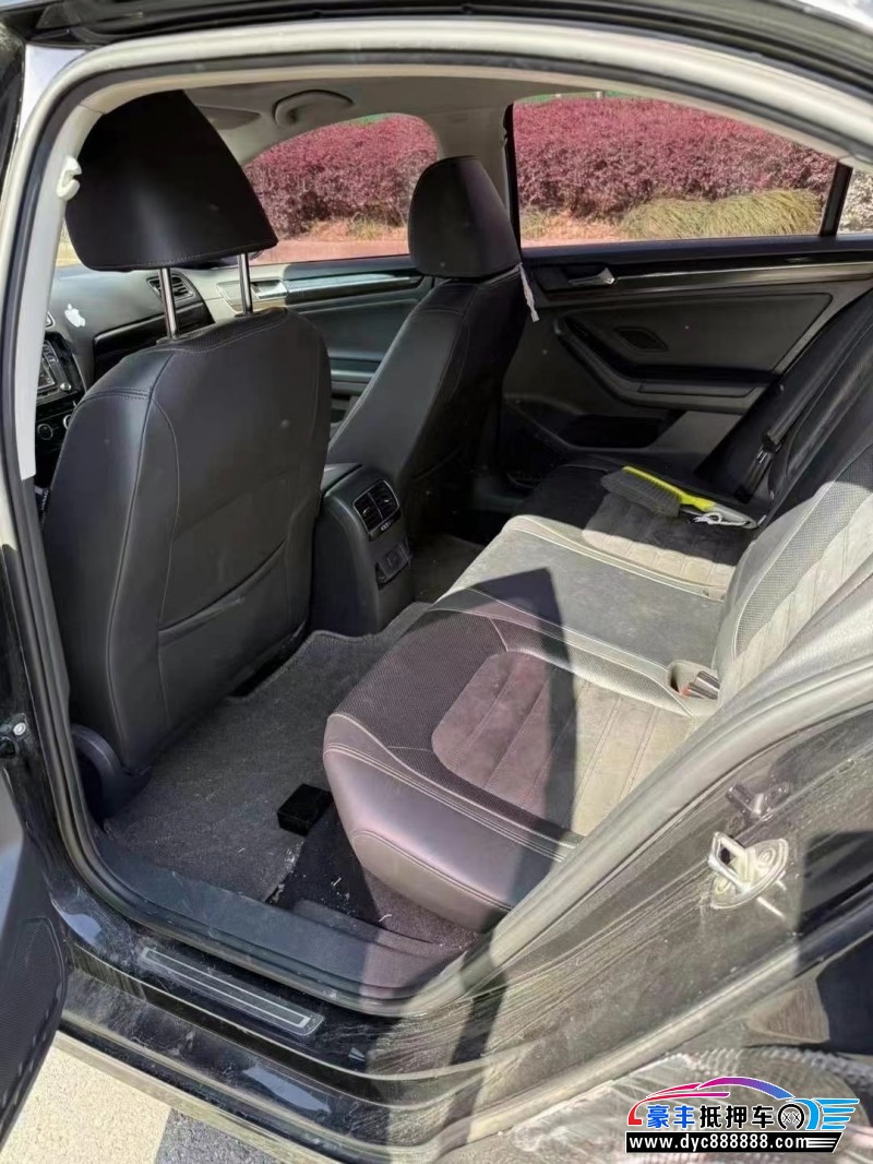 17年大众速腾轿车抵押车出售