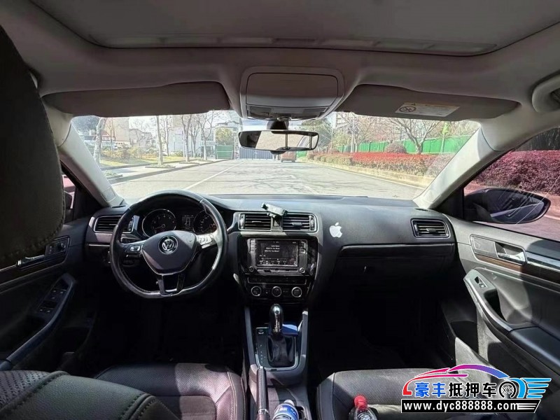 17年大众速腾轿车抵押车出售