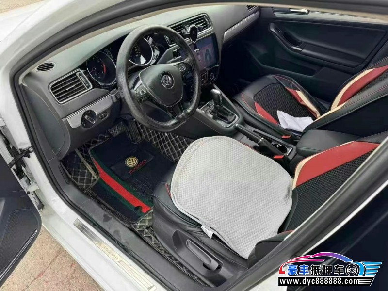 18年大众速腾轿车抵押车出售