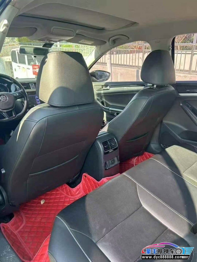 18年大众速腾轿车抵押车出售