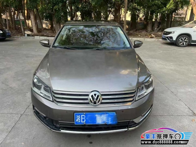 抵押车出售15年大众迈腾轿车