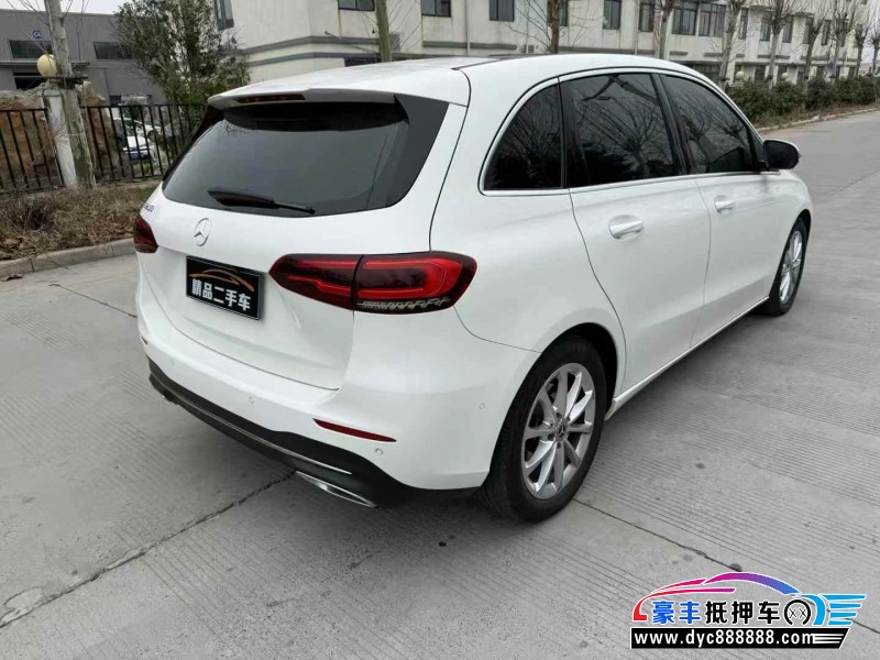 21年奔驰B轿车抵押车出售