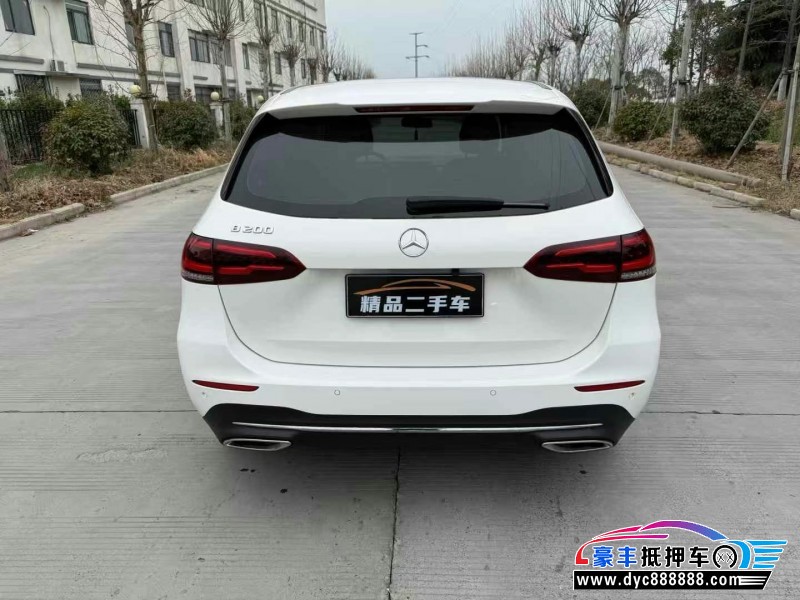 21年奔驰B轿车抵押车出售