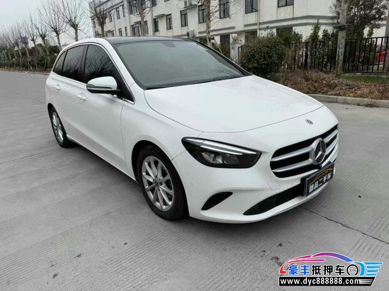 21年奔驰B轿车抵押车出售