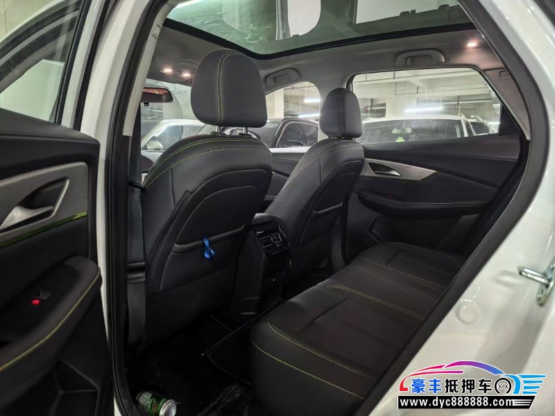 24年东风雷霆轿车抵押车出售