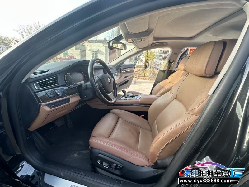 13年宝马7系轿车抵押车出售