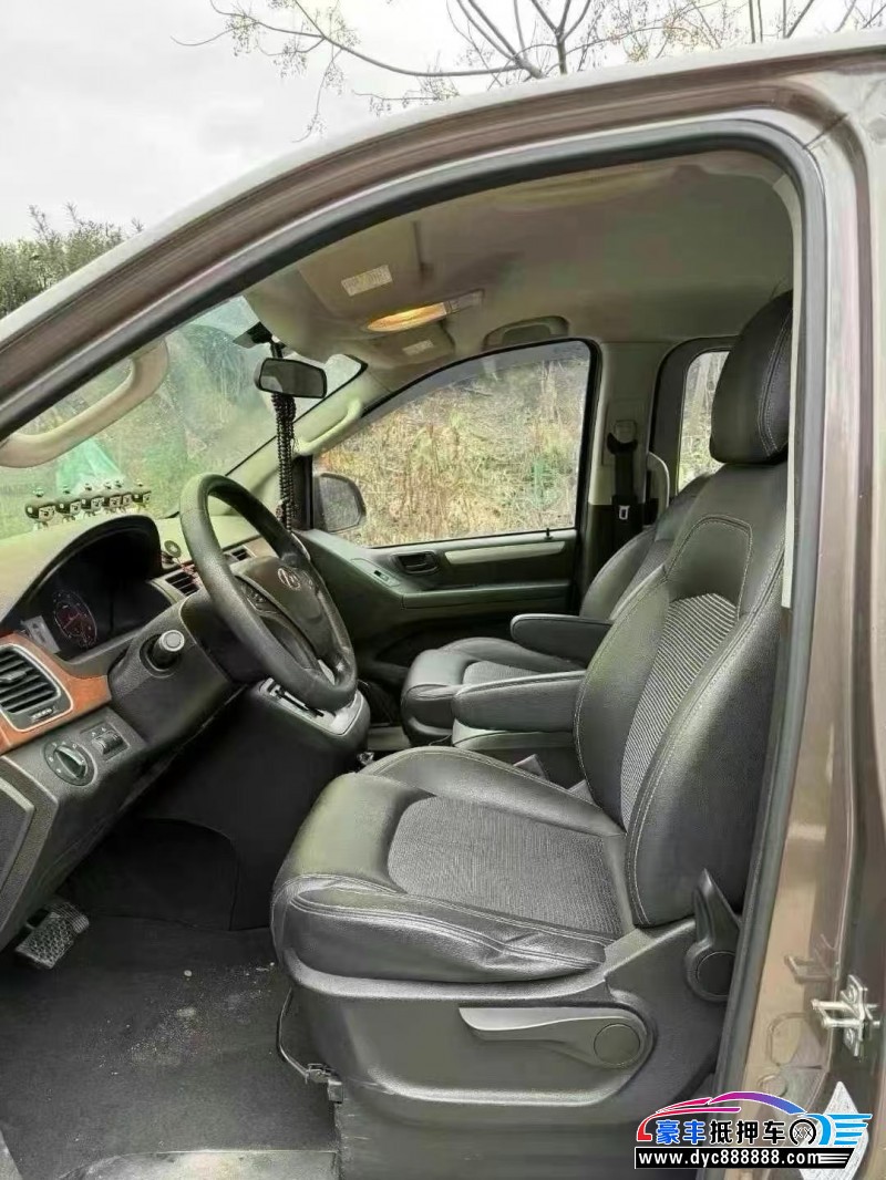 16年上汽大通G10轿车抵押车出售