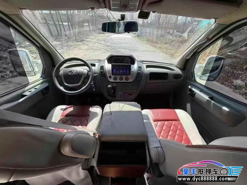 17年上汽大通V80轿车抵押车出售