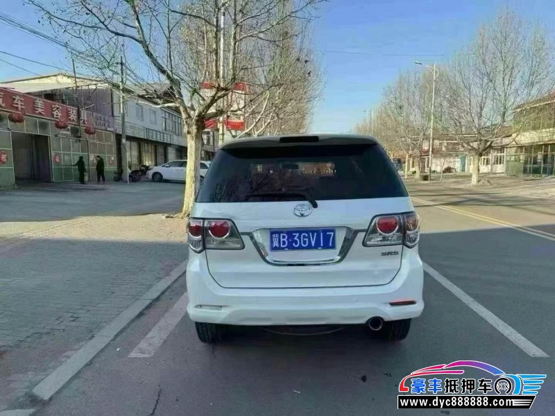 17年丰田奔跑者轿车抵押车出售