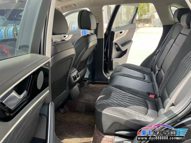 22年红旗HS5SUV抵押车出售