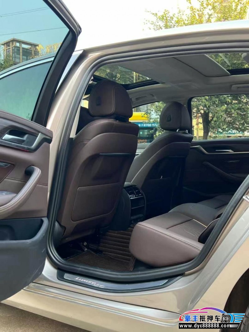 21年宝马5系轿车抵押车出售