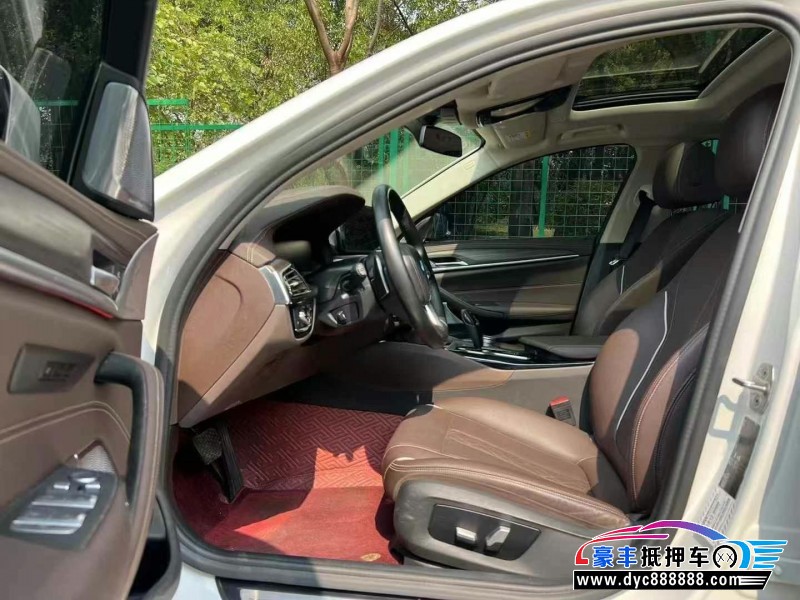 21年宝马5系轿车抵押车出售