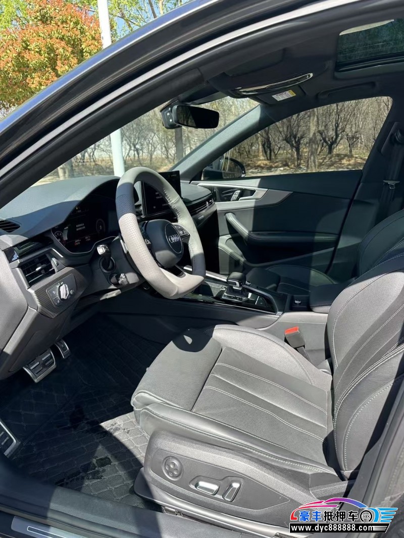 24年奥迪A4L轿车抵押车出售